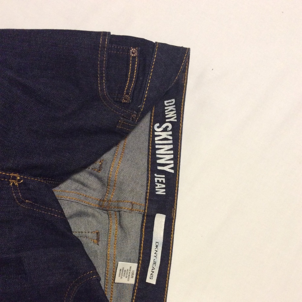 DKNY SKINNY JEANS new without tags Size 10R/R